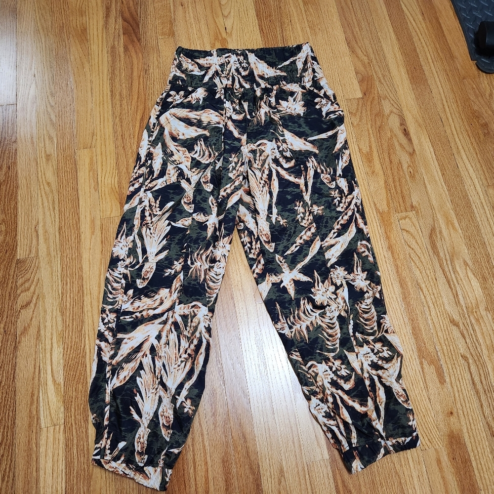 FP Movement by Free People Black & Tan Leaf Print Jogger Pants